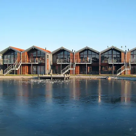 4 Person In Bogense-by Traum